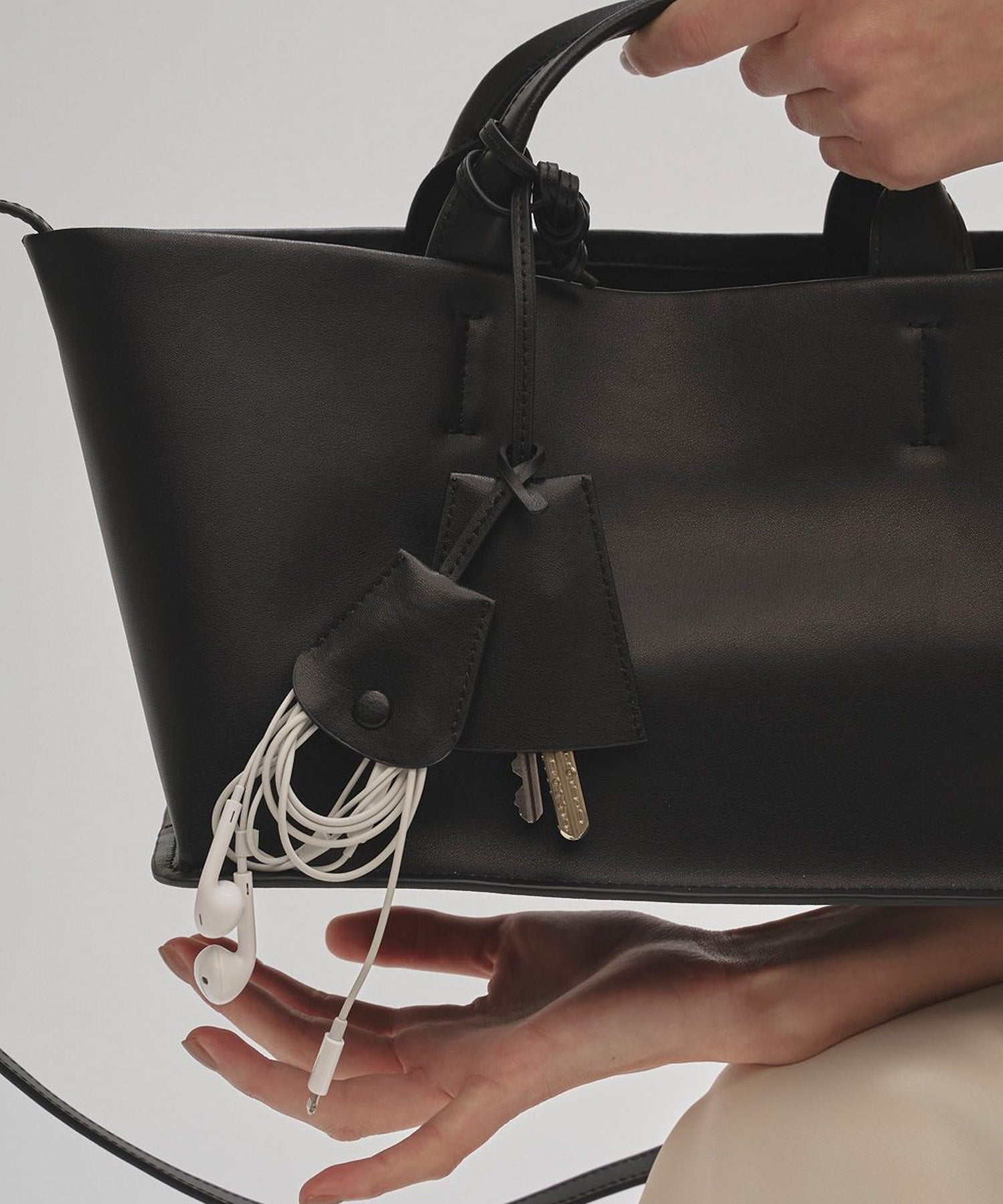 Useful Leather Bag(M) ユースフルレザーバッグ/12521011