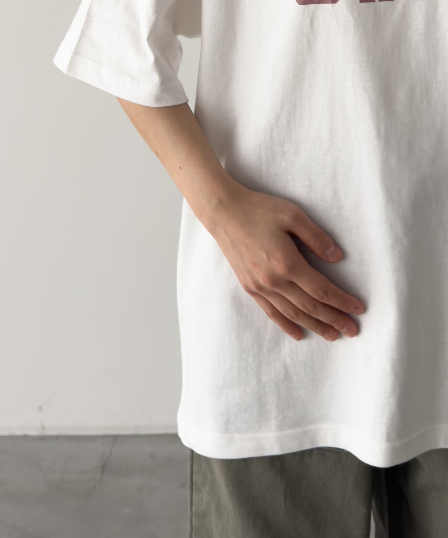 "U IF M"Tシャツ