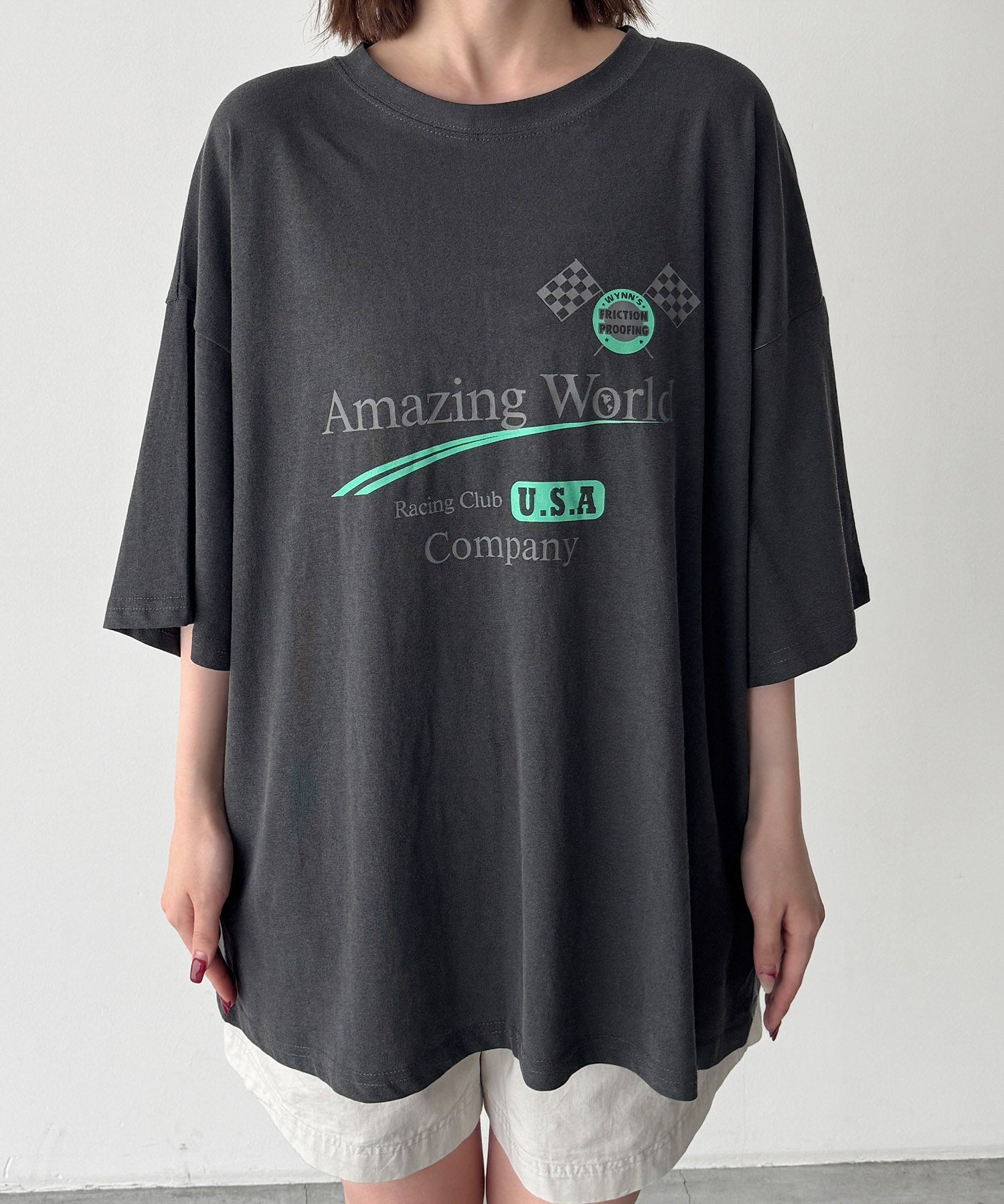 "Amazing"Tシャツ