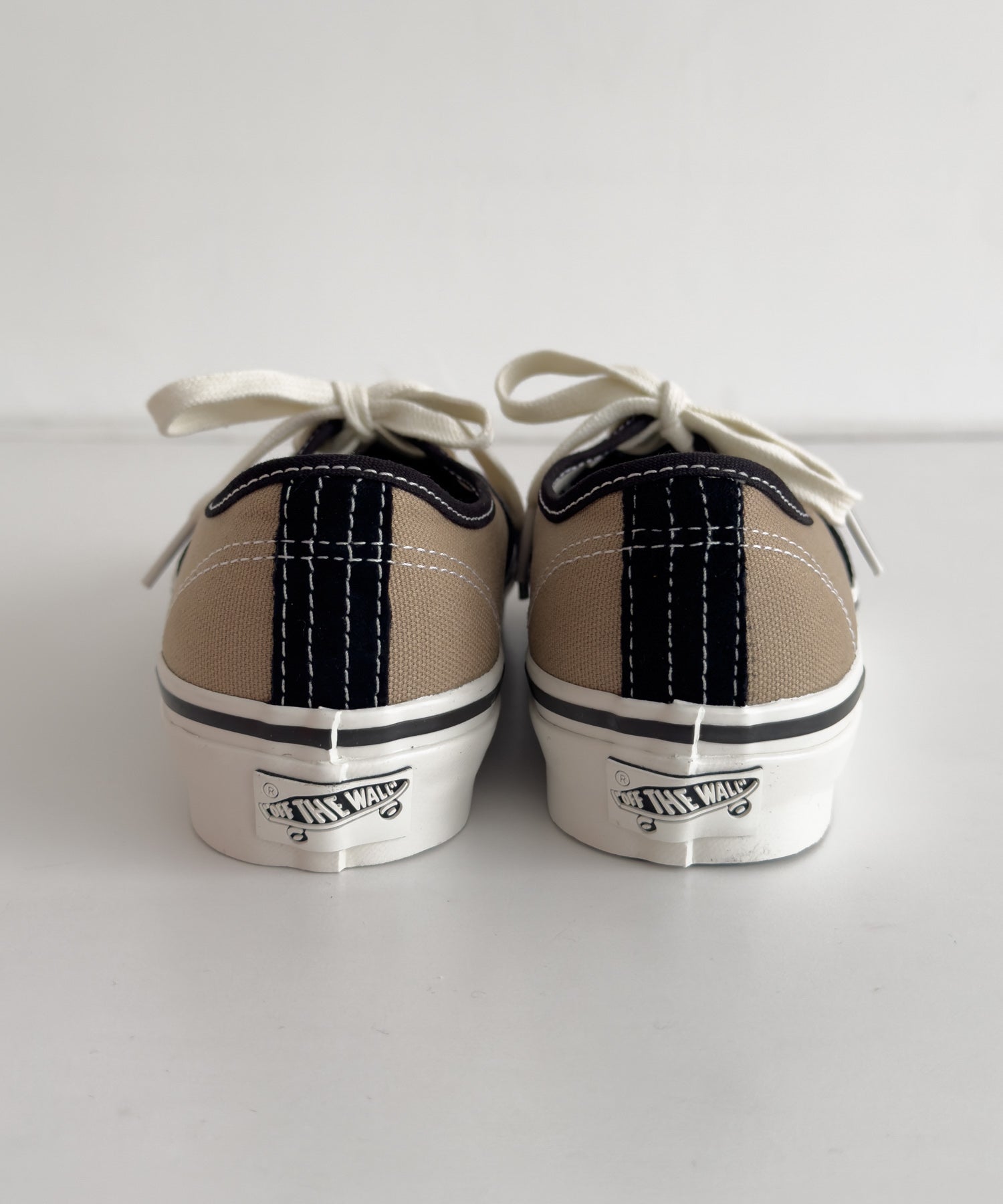 LX Authentic 44/VN000D9NGGT