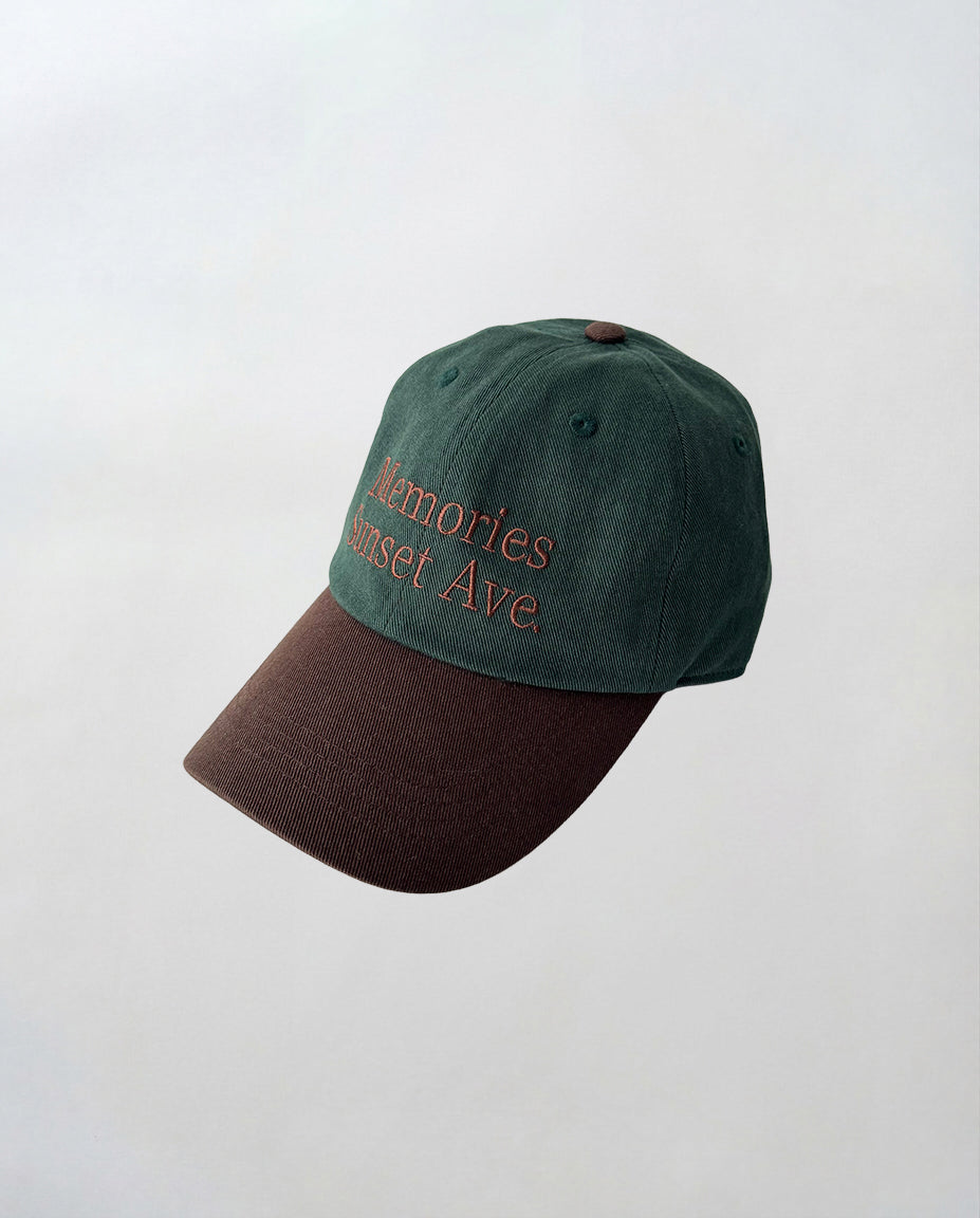 "Memories"ロゴCAP
