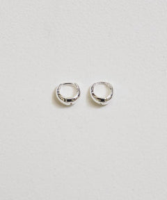 Petit Curvy Pierce