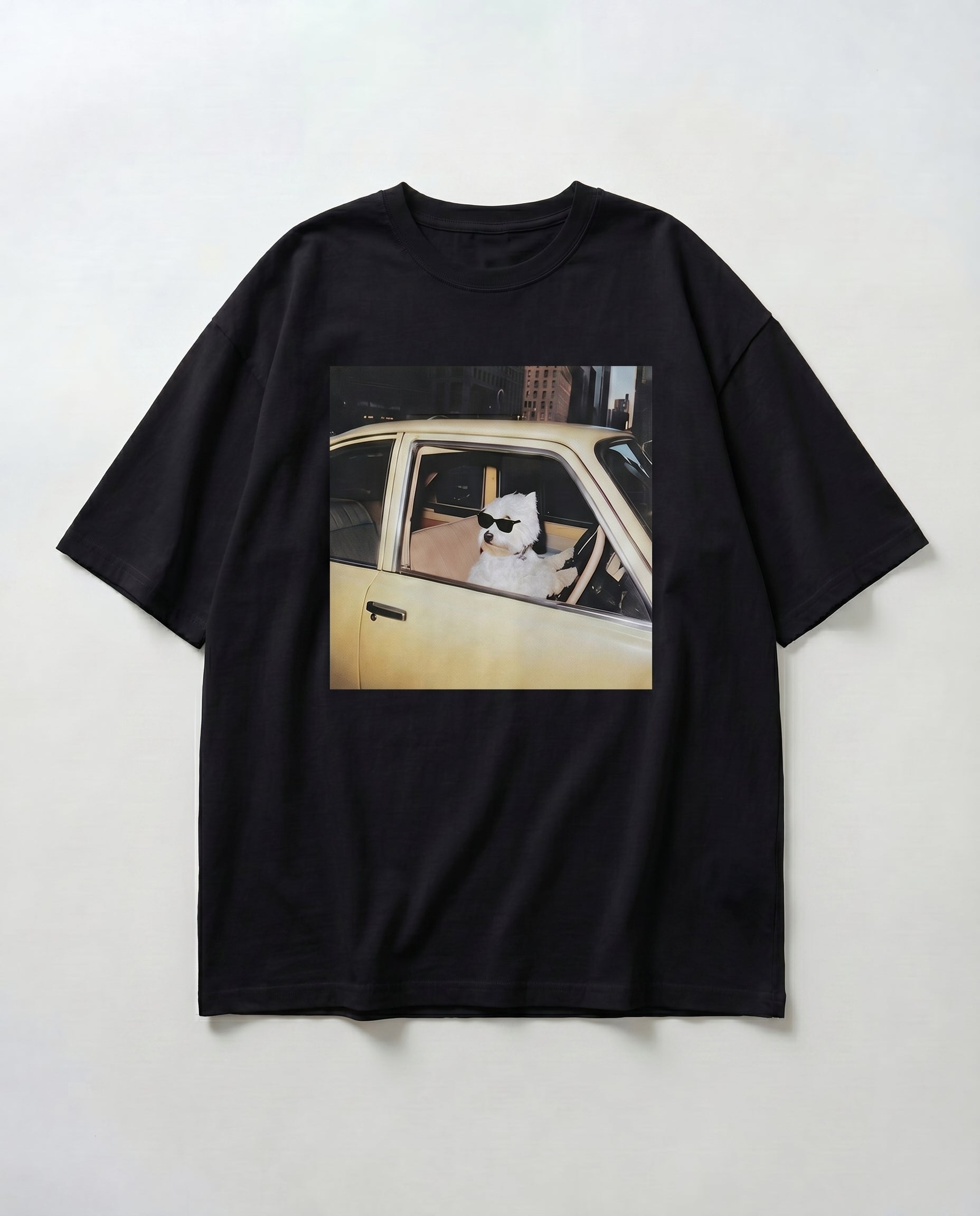 "driving dog"Tシャツ