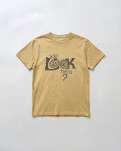 "Still LOOK here"Tシャツ